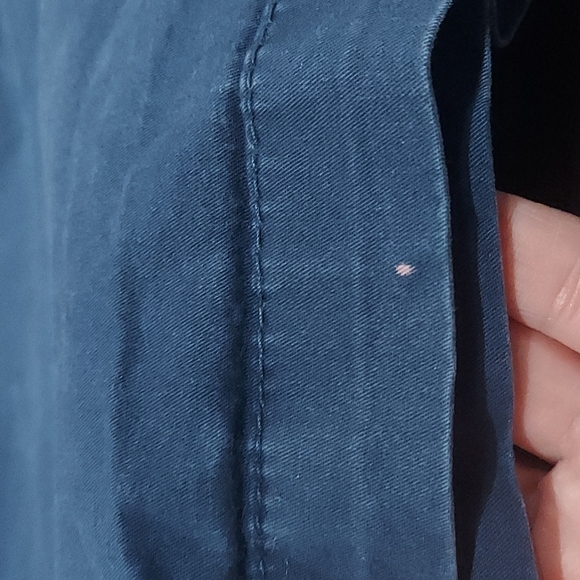 Comfortable shorts worn a lot. ❤ Washed in cold and hung up to dry. - Picture 3 of 3